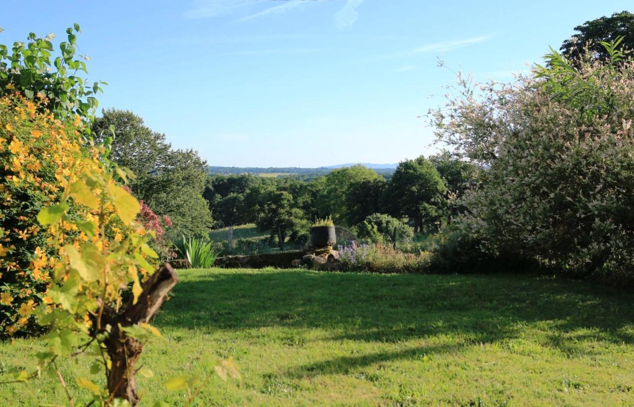 Bed and Breakfast Les Forges de Planechaud Saint-Priest-le-Betoux Exterior foto