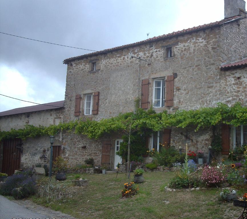 Bed and Breakfast Les Forges de Planechaud Saint-Priest-le-Betoux Exterior foto